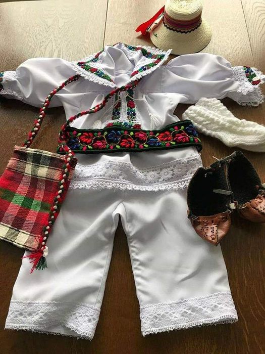 Costum popular pentru băieți de Maramureș complet