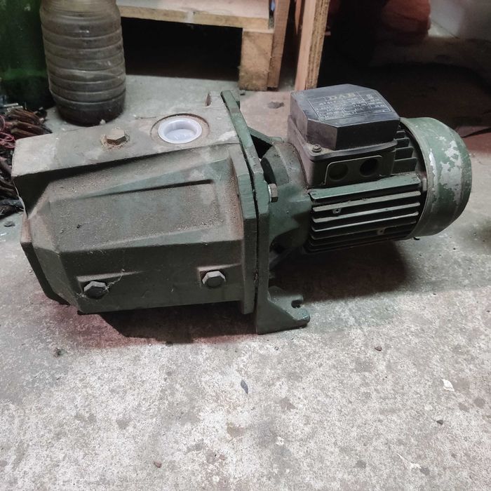 Трифазна водна помпа