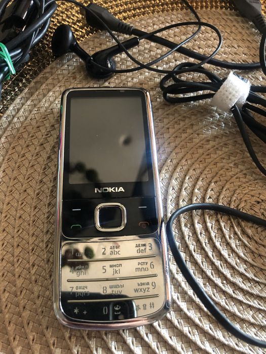 Телефон Nokia С7-00