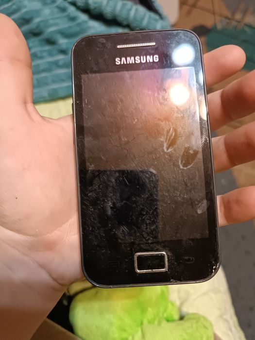 5 телефонов 2 Samsung, 1 lg, 2 Huawei,