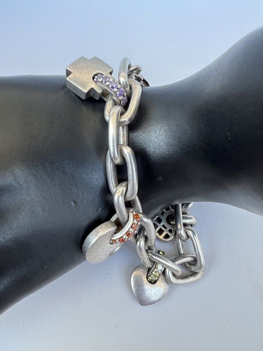 Bratara din argint cu charmuri