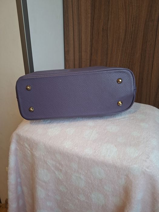 Geantă elegantă damă, mov-lila, cu ramă aurie și mâner rigid – 30×20cm