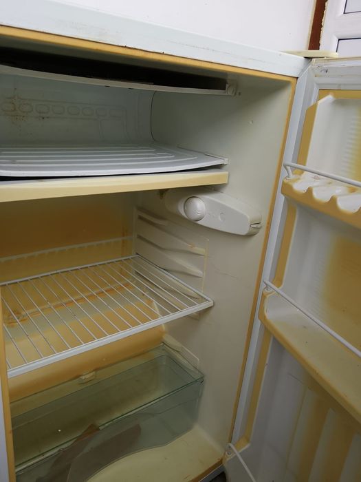 Продам холодильник мальенки.