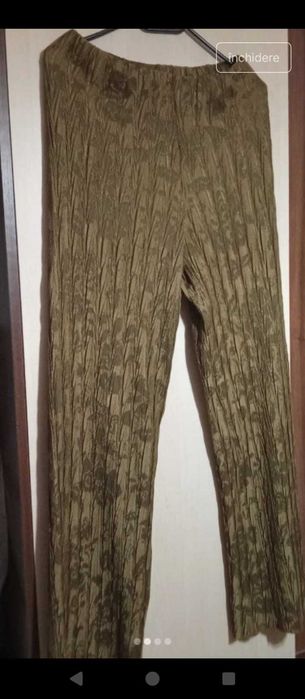 Pantaloni creponati Femei Zara