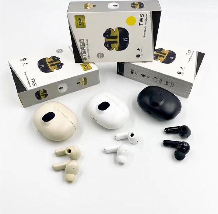 Quloqchin Bluetooth va Uch hil rangli erkaklar va ayolar ga tushadi