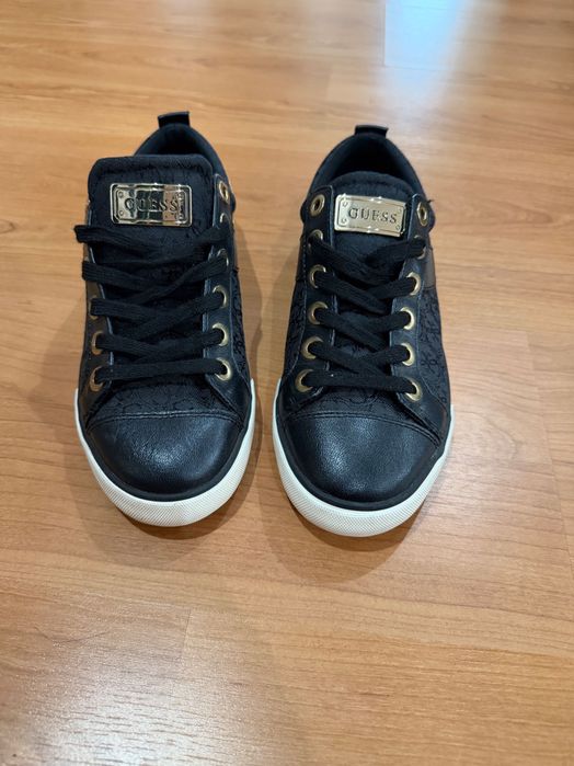 Adidasi noi Guess