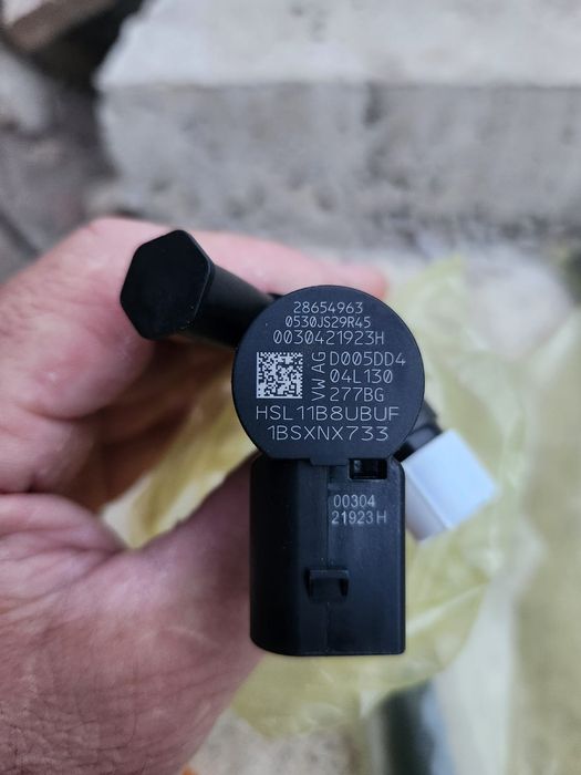 Injector Bosch pentru motor diesel 2.0 TDI common rail Euro 6