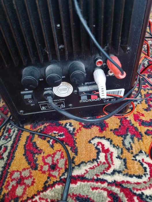 Две колонки с усилителем