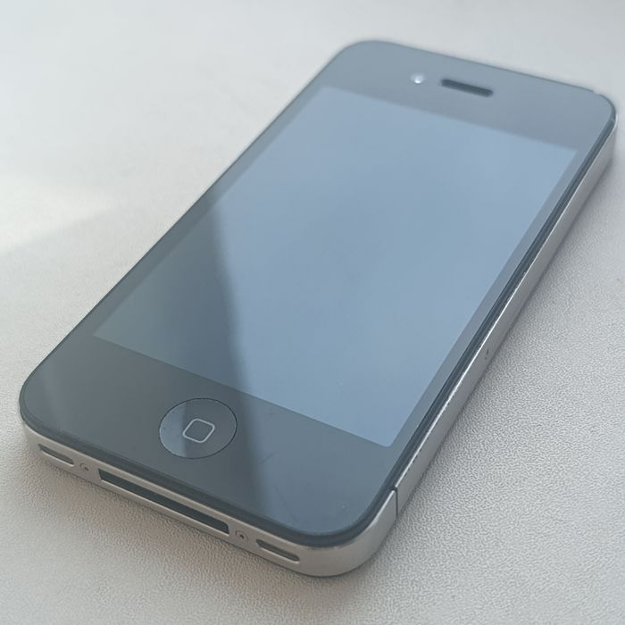 Iphone 4 в идеальном состоянии