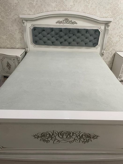 Спальная кровать