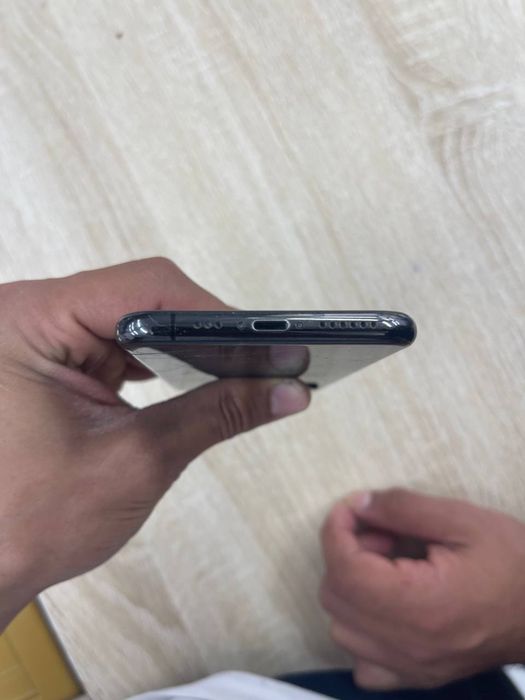 Iphone xs ideal holatda