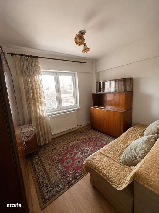 Apartament 3 camere, spatios,  renovabil