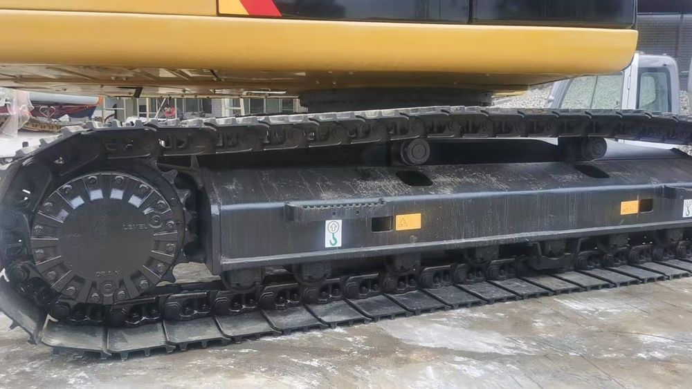 CAT 323D гусеничный