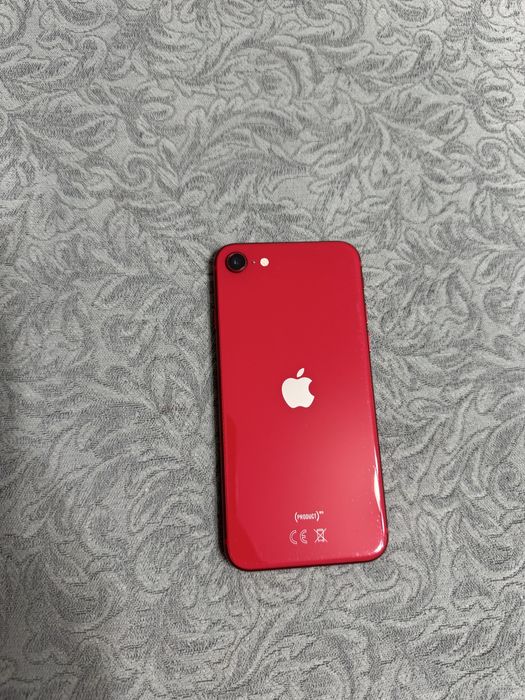 Продам Айфон SE 2020