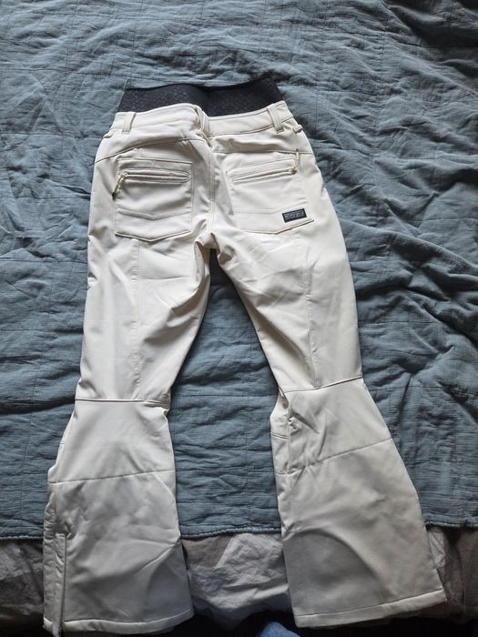 ЧИСТО НОВ панталон за ски ROXY