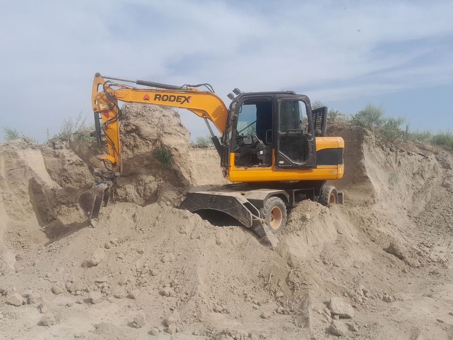Ekskavator rodex x77 sotiladi srochna