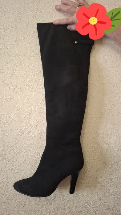 Продам замшевые сапоги