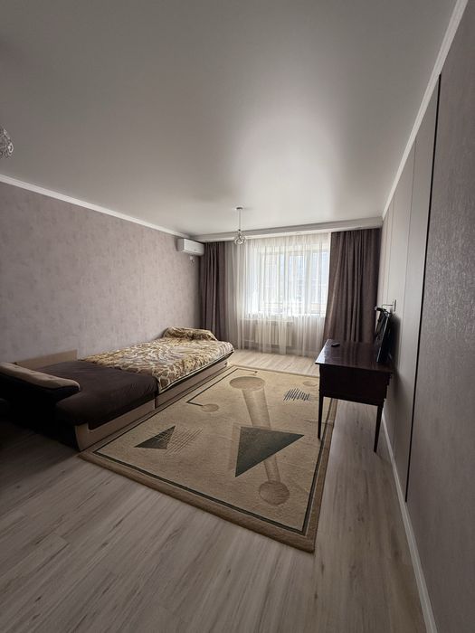 Сдам 2ком кв 87кв, 8 школа!