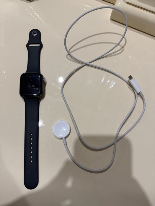 Aplle watch se 44 mm  эпл уотч