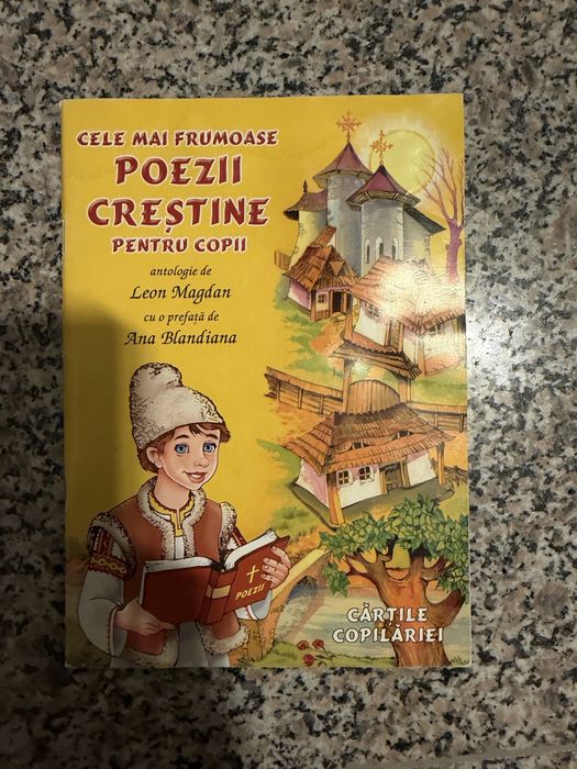 Lot 2 cu cartile din imagini , aproape noi
