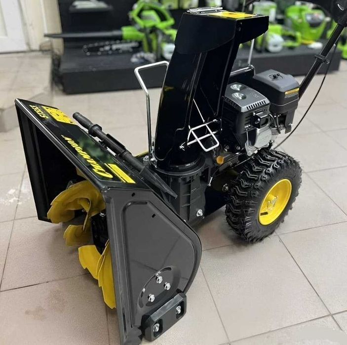 Снегоуборщик Champion ST553