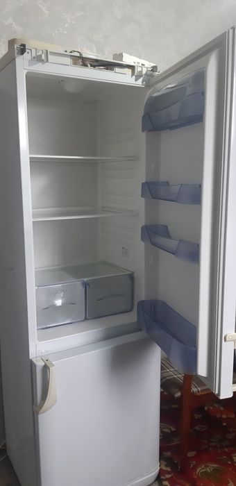 Продам холодильник Бирюса.