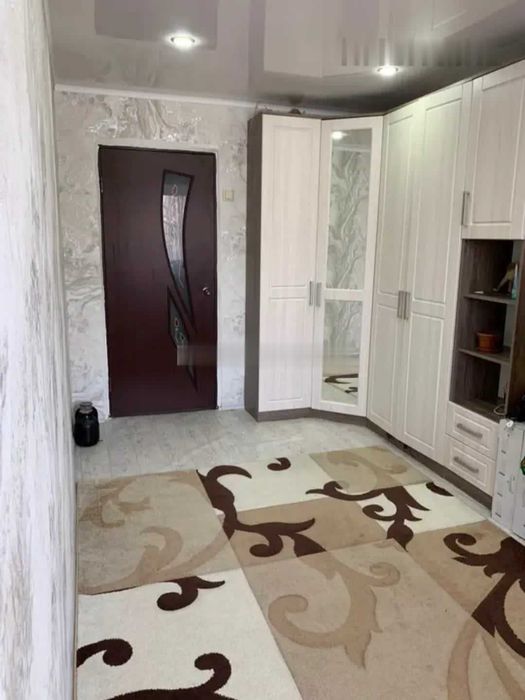 продам 2 комнатную квартиру