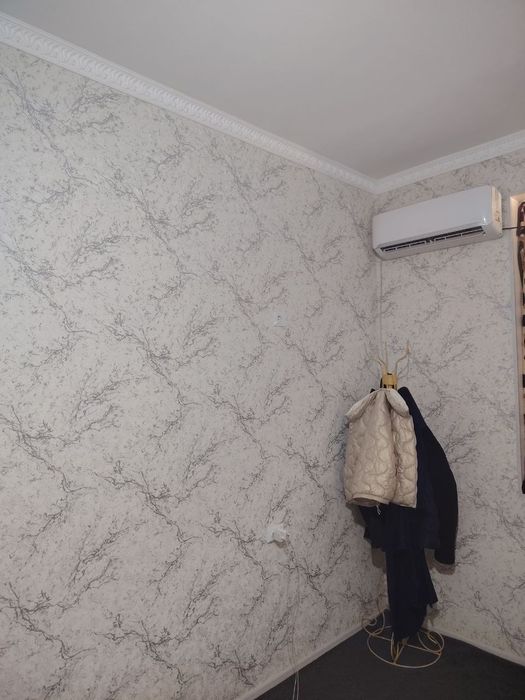 Продаю 1 комнатную  кв 13мкр 8дом