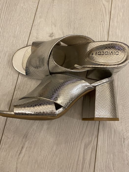 Дамски чехли в сребристо H&M