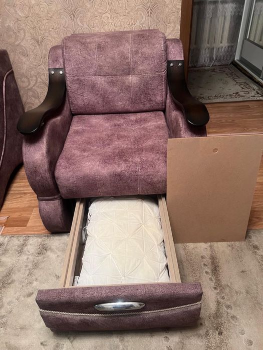 Продам диван с креслами