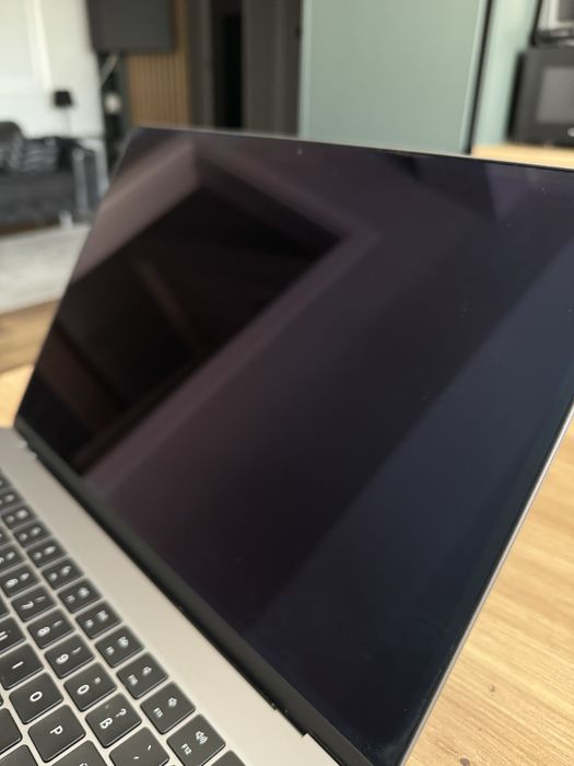 【バッテリー100%】MacBook Air M3 16GB SSD256 Macbook air 15 m3 - 16gb RAM - 256 ssd Radauti • OLX.ro