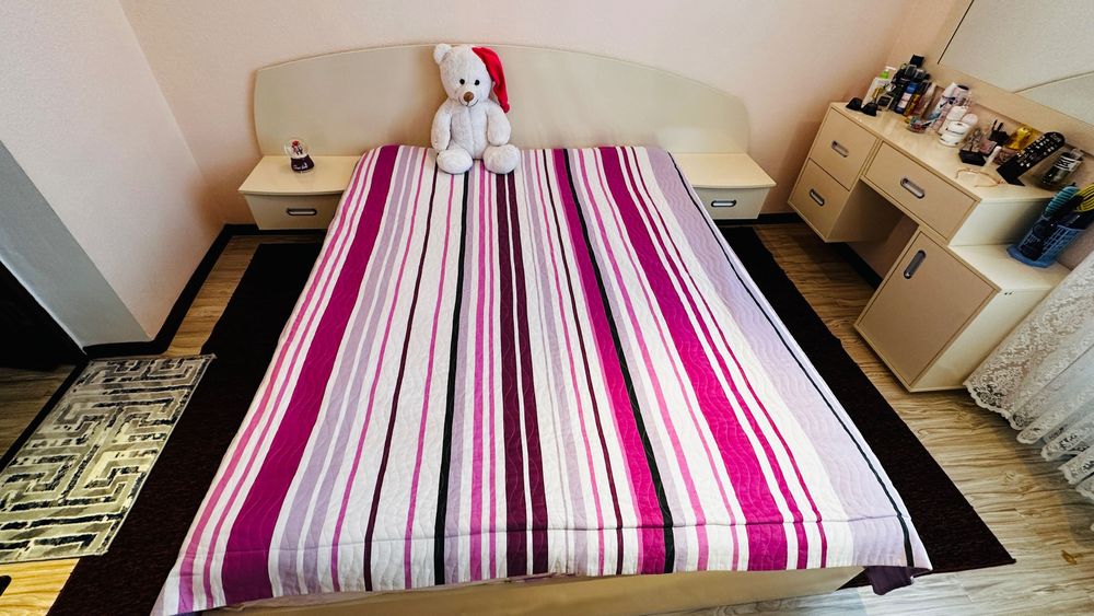 Спальный гарнитур