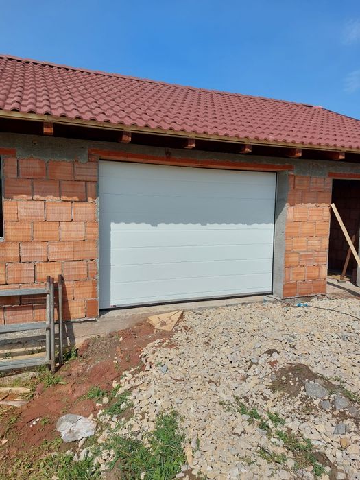 Usi de garaj secționale