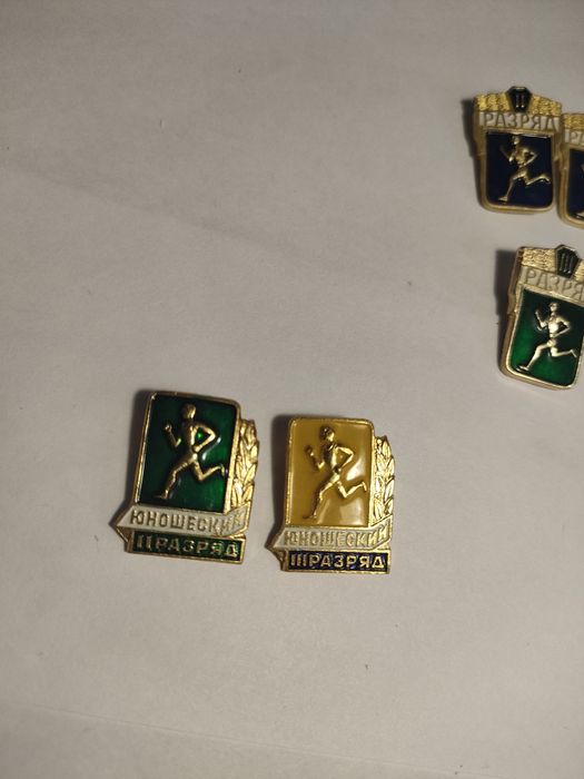 Продам СССР значки