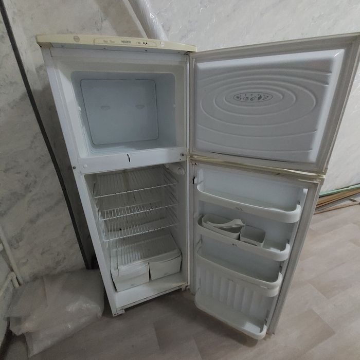 Холодильник 2х камерный