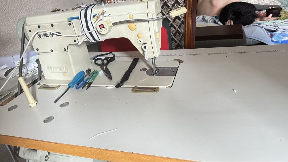 Промышленная швейная машина