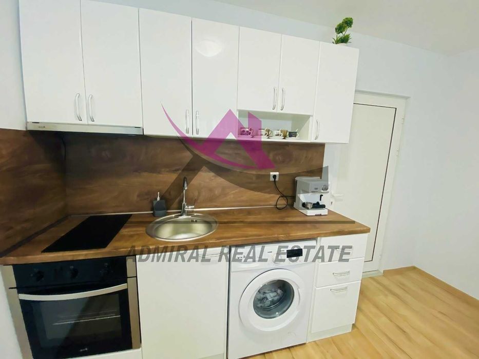 Дава се под наем Двустаен апартамент в Варна, Център - 55 кв.м за 548.25 € - Снимка #1