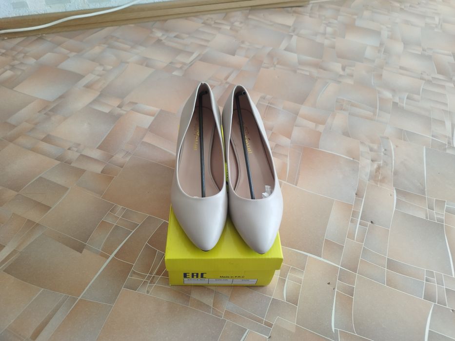 Продаю летние туфли