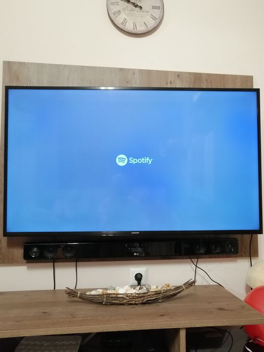 Като нов: SAMSUNG JU6000 48" UHD 4K Flat Smart TV JU6000