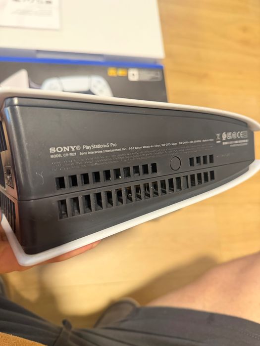 PlayStation 5 pro 2TB, 1 gamepad. Used from 2026