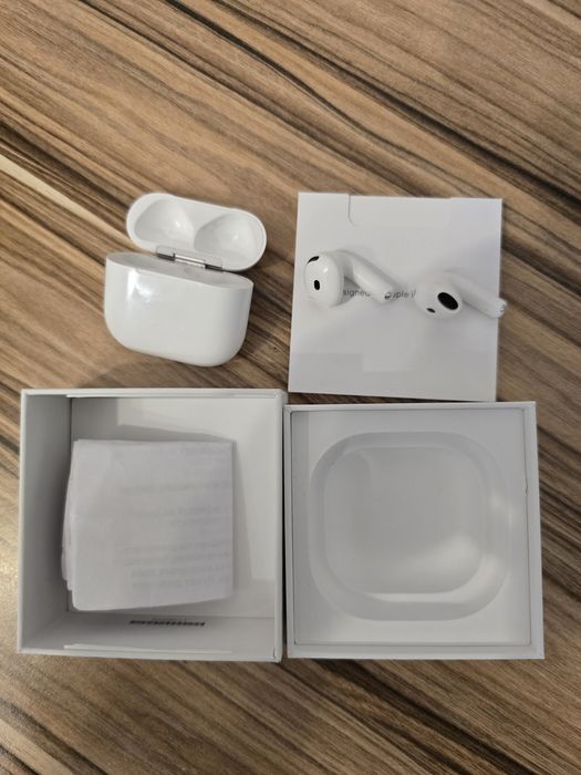 Airpods 4 без ANC (б/у)