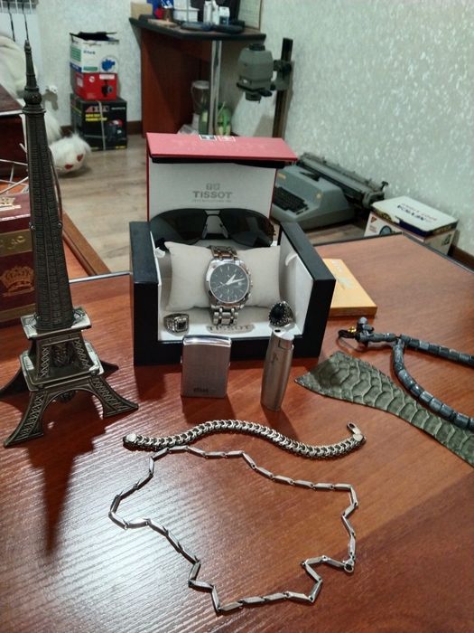 Продается часы тиссот
