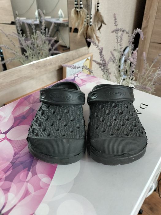 Продаю шлепки детские.