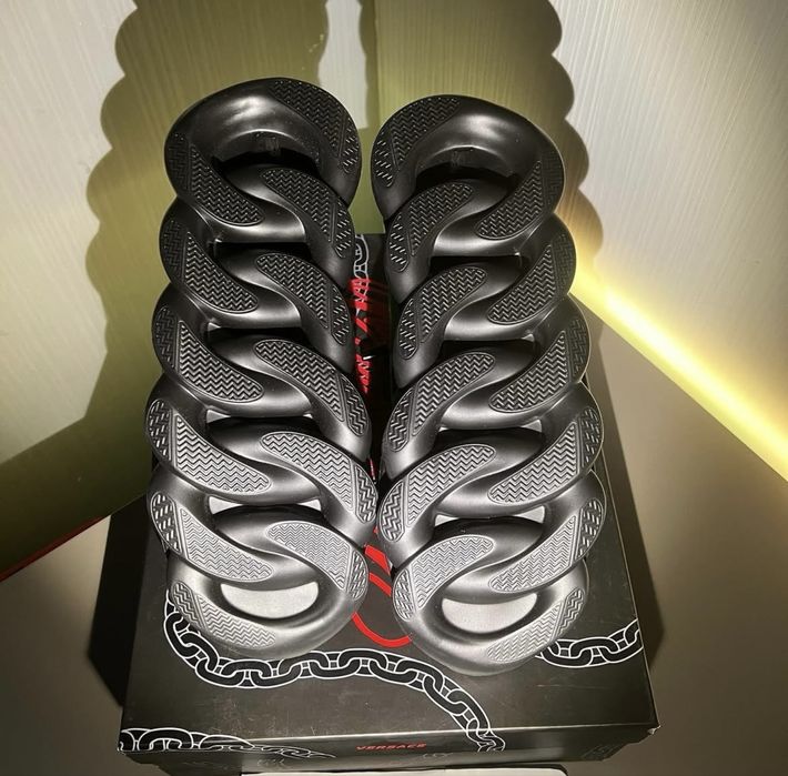 Adidasi versace chain reaction