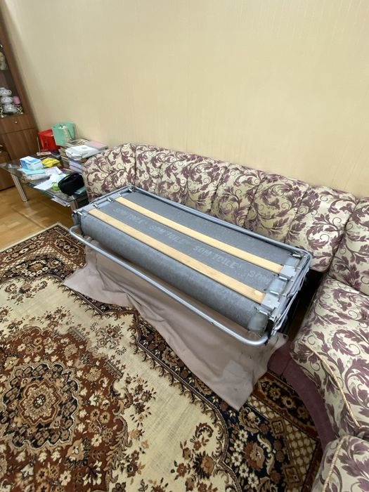 Продается угловой диван и кресло