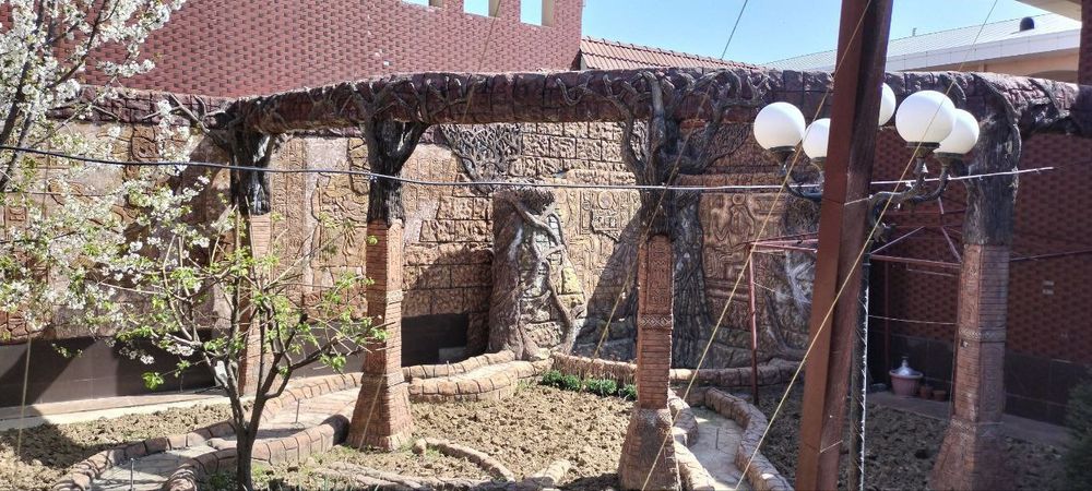 Продается дом в Шайхантохурском районе Джар Арык вдоль дороги.