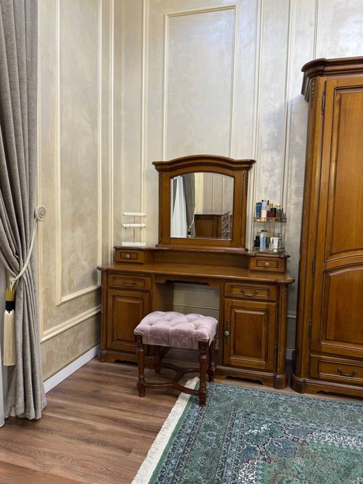 Трюмо с зкркалом