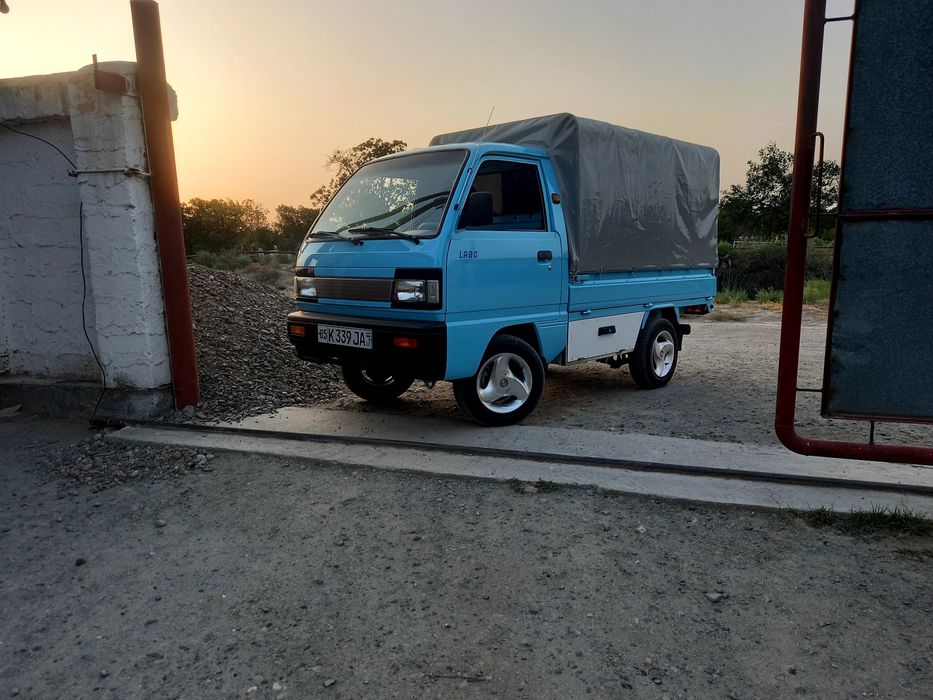 Лабо сотилади тентлик