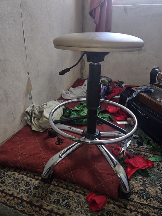 Стол офисный Кому как