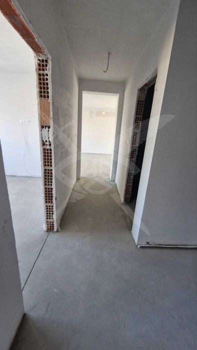 Продава се Тристаен апартамент в Асеновград - 104 кв.м за 962 €/кв.м - Снимка #2